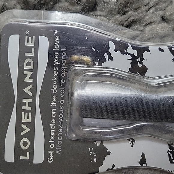FREE W/$10 Bundle Lovehandle NIP - Picture 2 of 6